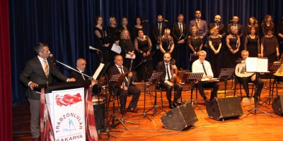 Başkan Burak Trabzonlular Derneği’nin konserine katıldı