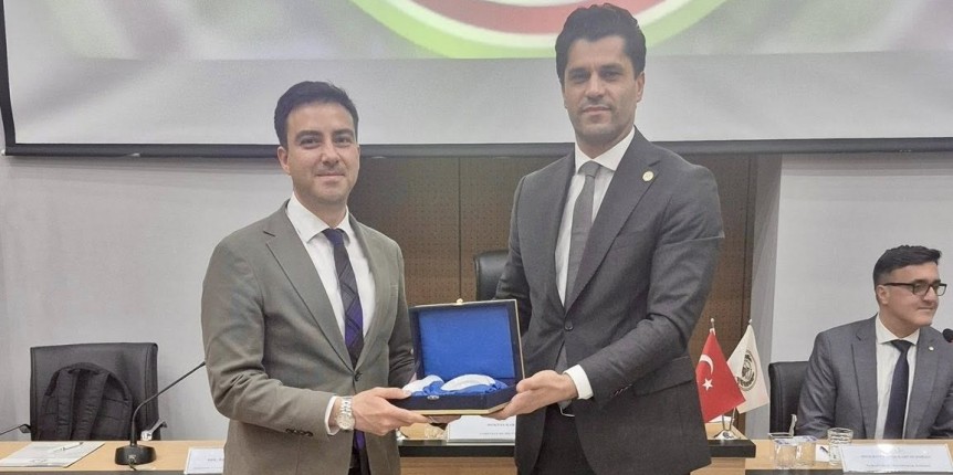 Başkan Adıyaman Çalışma Yaşamının Güncel Sorunları başlıklı sempozyuma katıldı
