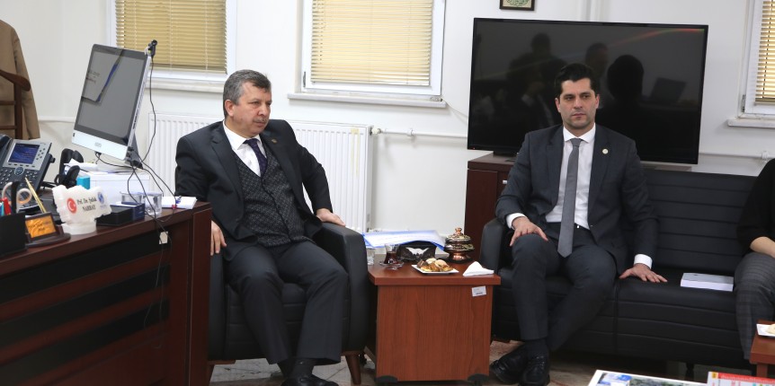 Baro Başkanımız Av. Musa Adıyaman, Sakarya Üniversitesi Hukuk Fakültesi Danışma Kurulu toplantısına katıldı.