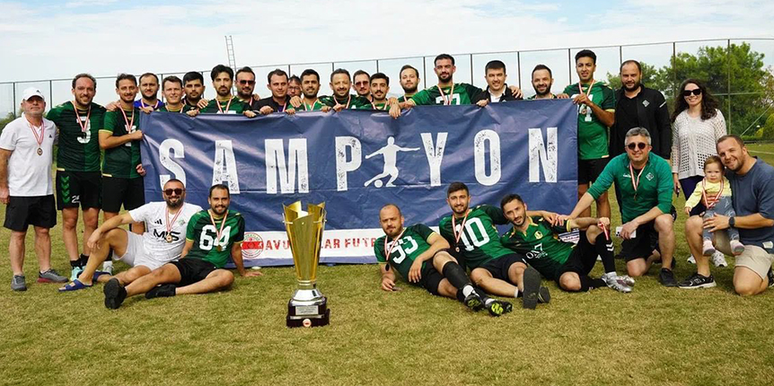 Şampiyon Sakarya Barosu Futbol