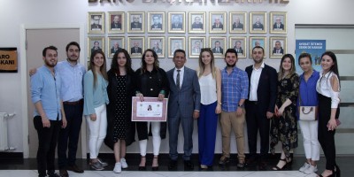 Genç avukatlar ruhsatlarını aldı