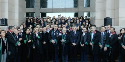 Baro Başkanı Adıyaman İstanbul Barosu'na destek için Çağlayan Adliyesinde
