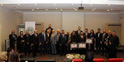 Üç stajyer avukat yemin ederek ruhsatlarını aldı