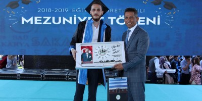 SAÜ Hukuk Fakültesi’nde mezuniyet heyecanı