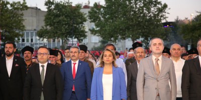 15 Temmuz şehitleri Demokrasi Meydanı'nda anıldı